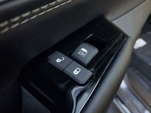 New 2026 Jeep Grand Wagoneer 4X4 w/ Premium Group I image 17