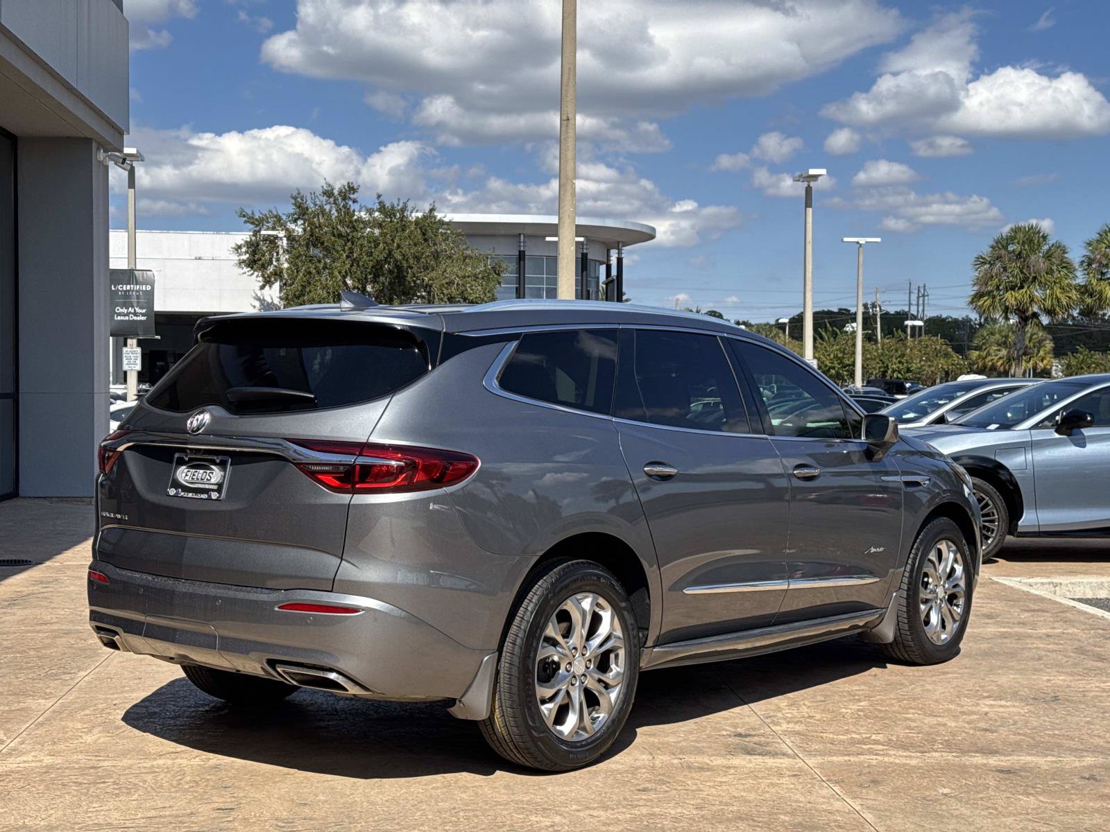 Used 2020 Buick Enclave Avenir w/ Avenir Technology Package FWD image 3