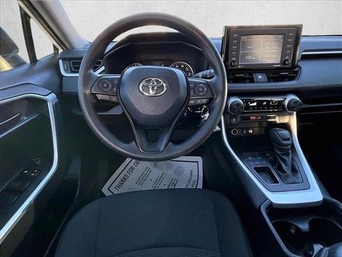 Used 2021 Toyota RAV4 LE image 7