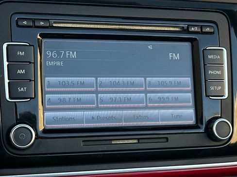 Used 2013 Volkswagen Beetle 2.5 image 17