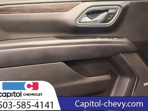 Used 2022 Chevrolet Suburban LT image 10