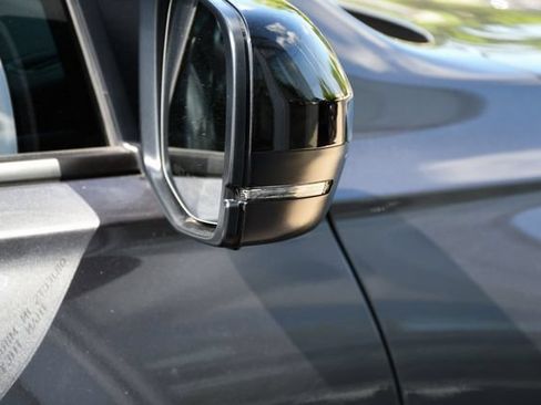 Used 2025 Honda Pilot Black Edition image 32