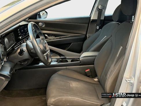 Used 2022 Hyundai Elantra SEL w/ Convenience Package image 10