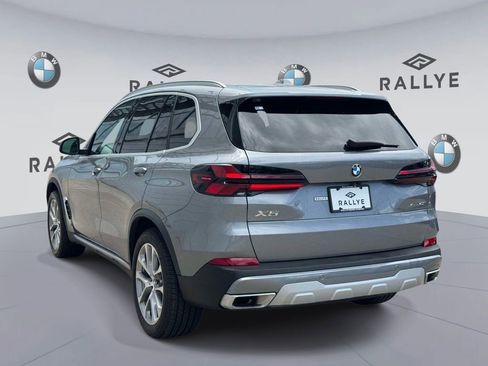 Certified 2025 BMW X5 xDrive40i w/ Parking Assistance Package AWD/4WD image 9
