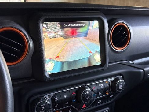 Used 2023 Jeep Gladiator Mojave w/ Cold Weather Group AWD/4WD image 24