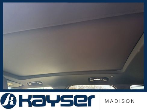 Used 2022 Chevrolet Blazer RS w/ Enhanced Convenience Package image 3