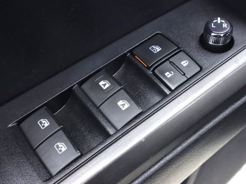 Used 2021 Toyota Tacoma TRD Off-Road image 24