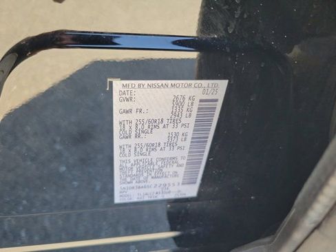 Certified 2025 Nissan Pathfinder SV FWD image 32