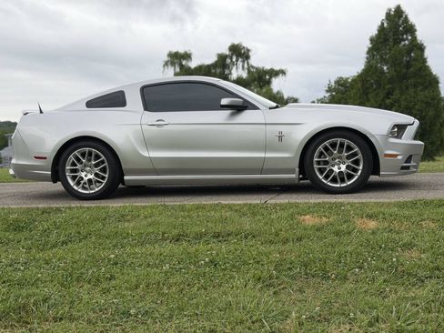 Used 2013 Ford Mustang Premium RWD image 10