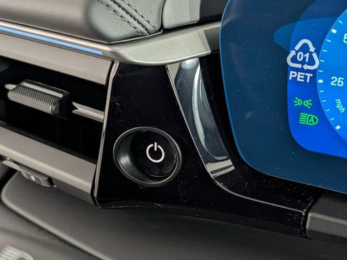 New 2026 Porsche Macan Turbo Electric image 36