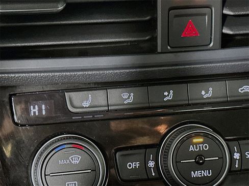 Used 2023 Volkswagen Jetta SE image 21