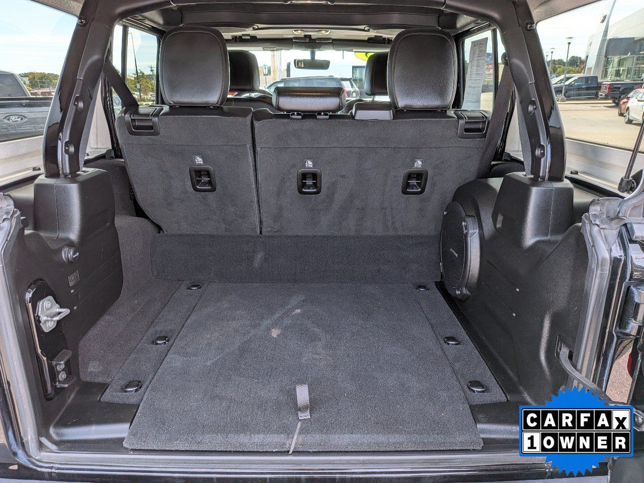 Used 2023 Jeep Wrangler Unlimited Sahara AWD/4WD image 14