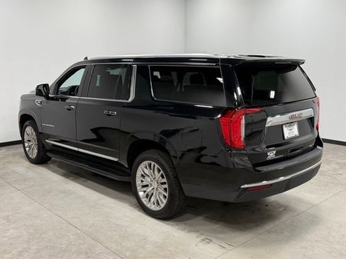 Used 2023 GMC Yukon XL SLT w/ SLT Luxury Package image 9