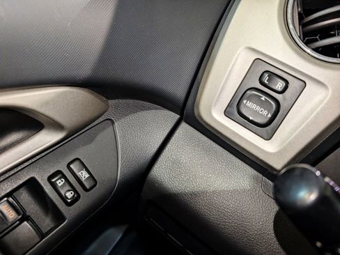 Used 2009 Toyota Matrix S image 37