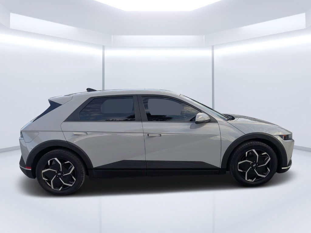 Used 2024 Hyundai Ioniq 5 SE RWD image 2