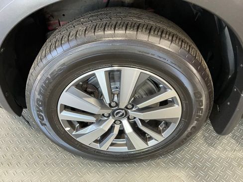 Used 2023 Nissan Pathfinder SL AWD/4WD image 44
