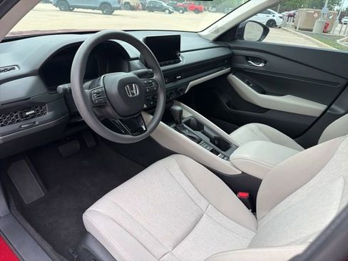 Used 2025 Honda Accord SE image 10