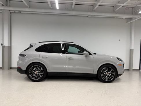 Certified 2026 Porsche Cayenne E-Hybrid AWD/4WD image 6