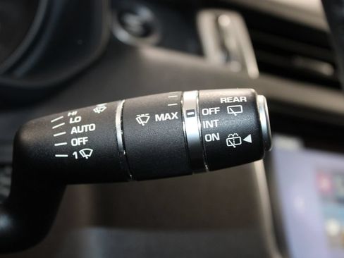 Used 2017 Land Rover Range Rover Sport SE AWD/4WD image 24
