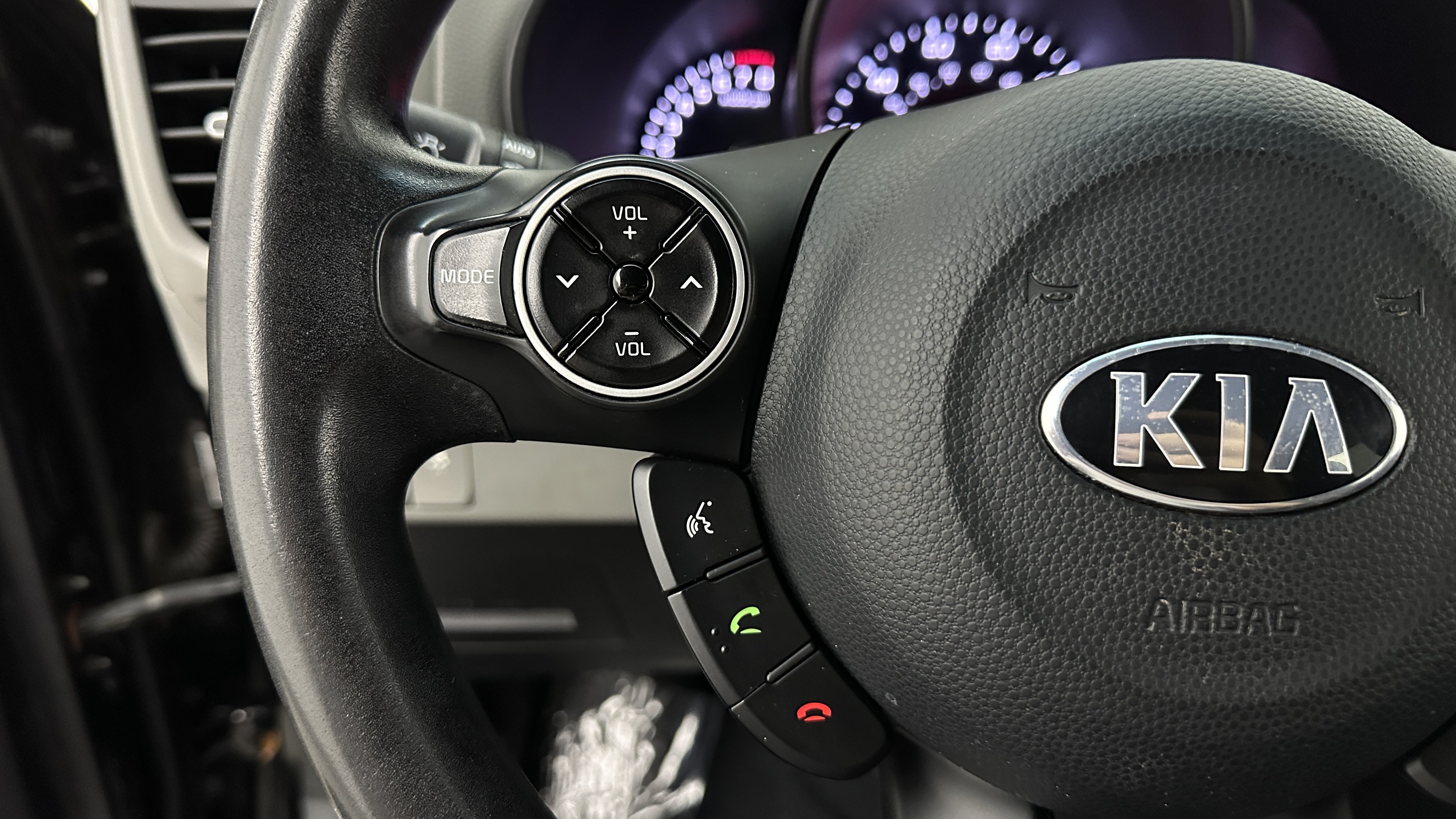 Used 2017 Kia Soul + FWD image 17