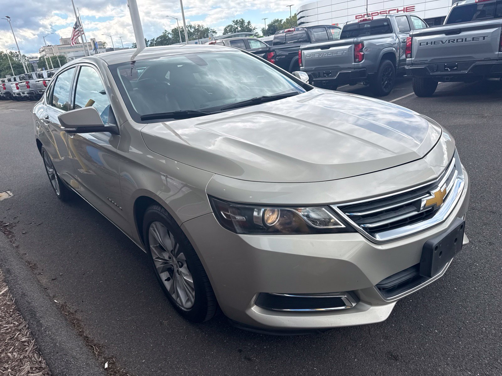 Used 2014 Chevrolet Impala LT w/ Convenience Package FWD image 4