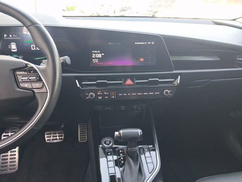 Used 2023 Kia Niro EX Touring image 19