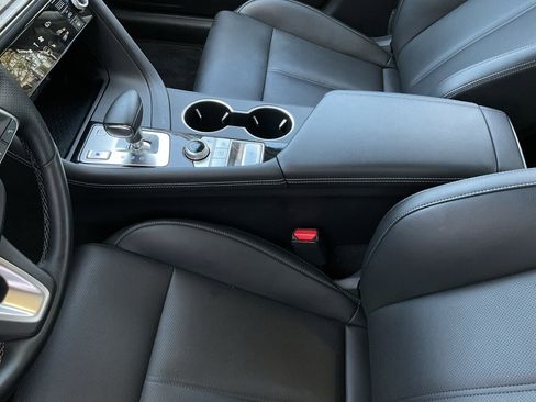 Used 2025 Genesis G70 2.5T image 32