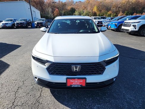 Used 2025 Honda Accord Touring image 3