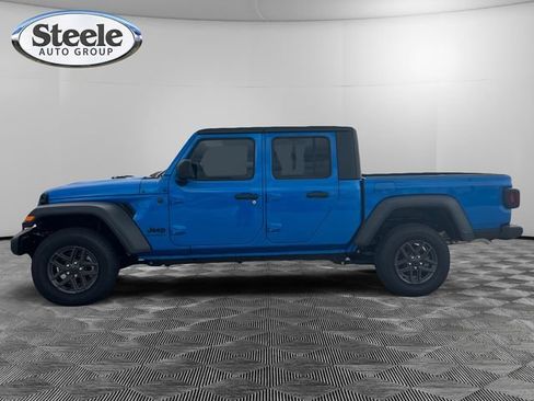 New 2025 Jeep Gladiator Sport image 2