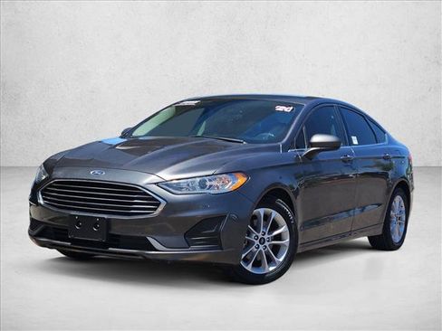 Used 2020 Ford Fusion SE FWD image 4