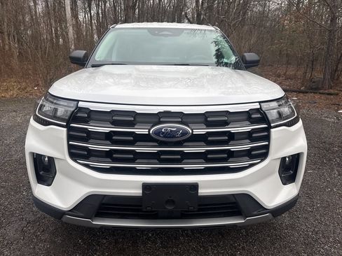 New 2026 Ford Explorer Active w/ Active Comfort Package image 2
