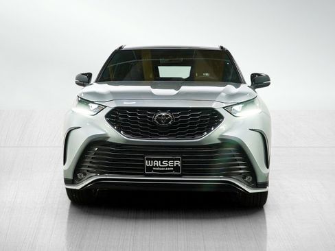 Used 2025 Toyota Highlander XSE image 8