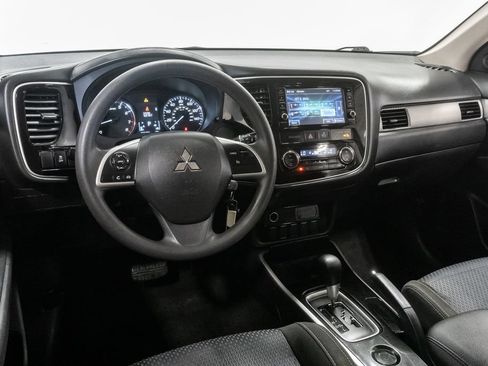 Used 2018 Mitsubishi Outlander ES FWD image 7