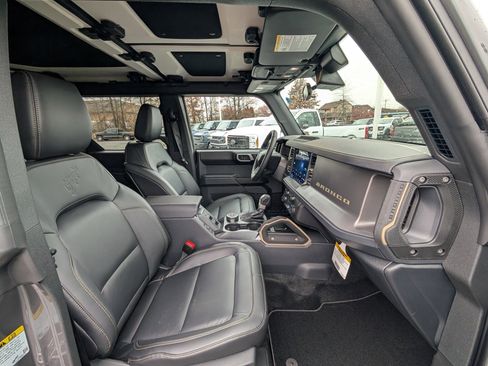 New 2025 Ford Bronco Badlands image 7