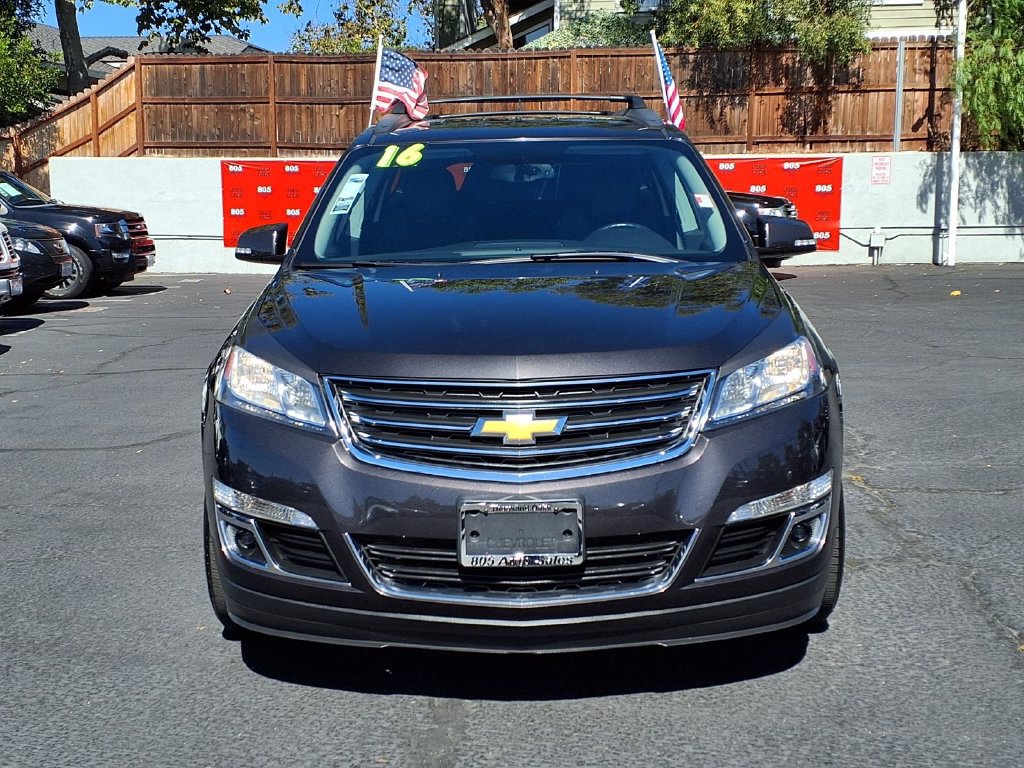 Used 2016 Chevrolet Traverse LT FWD image 2