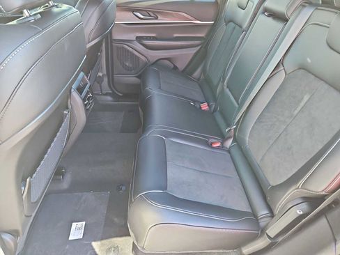 New 2026 Jeep Grand Cherokee Altitude image 19