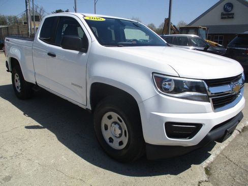 Used 2016 Chevrolet Colorado W/T AWD/4WD image 9