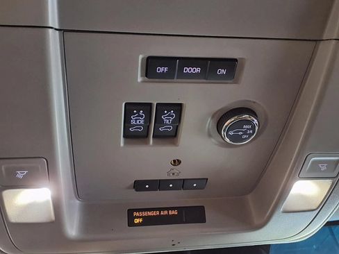 Used 2017 Chevrolet Suburban LT AWD/4WD image 26