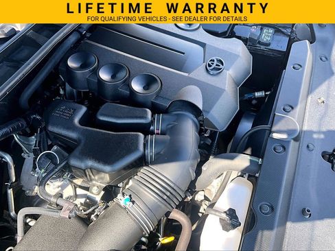 Used 2018 Toyota 4Runner Limited AWD/4WD image 34