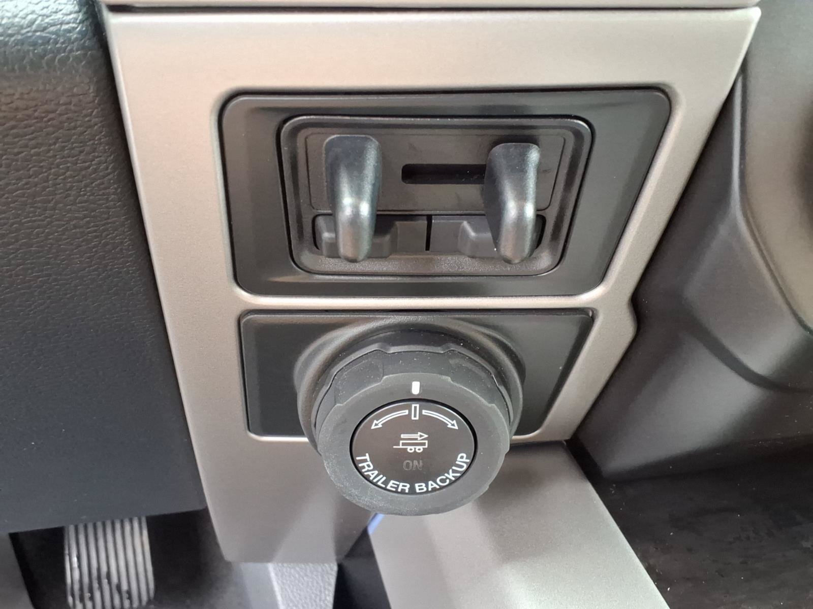 Used 2022 Ford F250 Lariat w/ Chrome Package AWD/4WD image 24