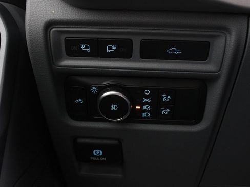Used 2022 Ford F150 XLT w/ Equipment Group 302A High AWD/4WD image 9