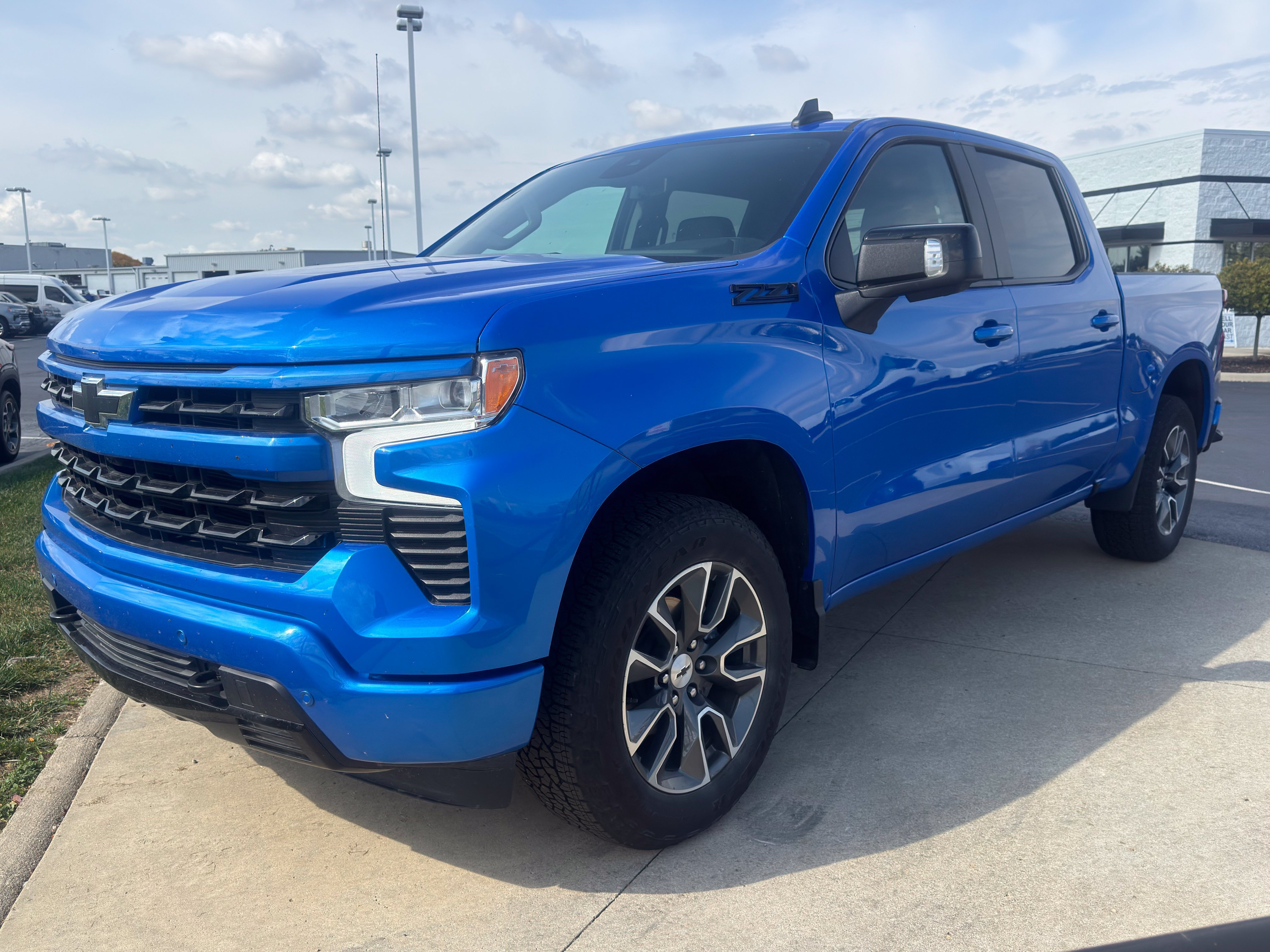 Used 2025 Chevrolet Silverado 1500 RST AWD/4WD image 3