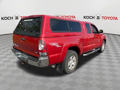 Used 2011 Toyota Tacoma 4x4 Access Cab V6 w/ TRD Off-Road Pkg image 8