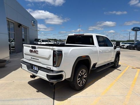 Used 2020 GMC Sierra 2500 AT4 w/ AT4 Premium Package AWD/4WD image 11
