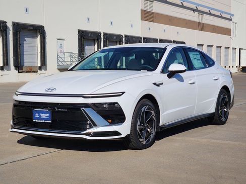 New 2026 Hyundai Sonata SEL FWD image 2