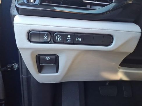 Used 2024 Acura MDX SH-AWD w/ Technology Package image 15