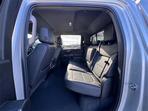 Used 2022 GMC Sierra 2500 SLT w/ SLT Preferred Package image 12