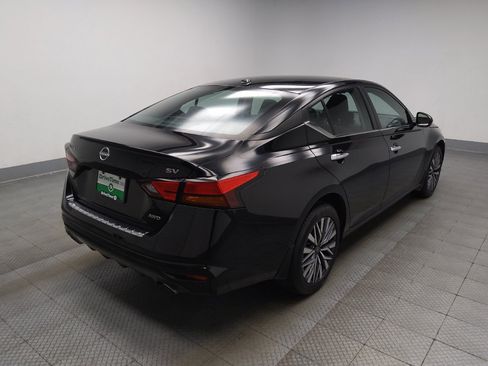 Used 2023 Nissan Altima 2.5 SV w/ SV Premium Package AWD/4WD image 9