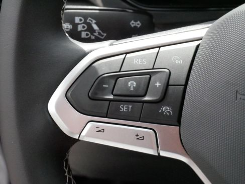 Certified 2023 Volkswagen Taos SEL AWD/4WD image 26