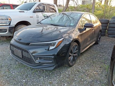 Used 2025 Toyota Corolla SE FWD image 3